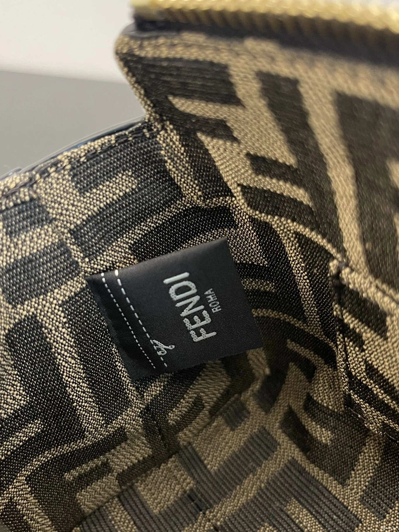 WeatherProof Bags Top 76635 Handle Fendi 0725